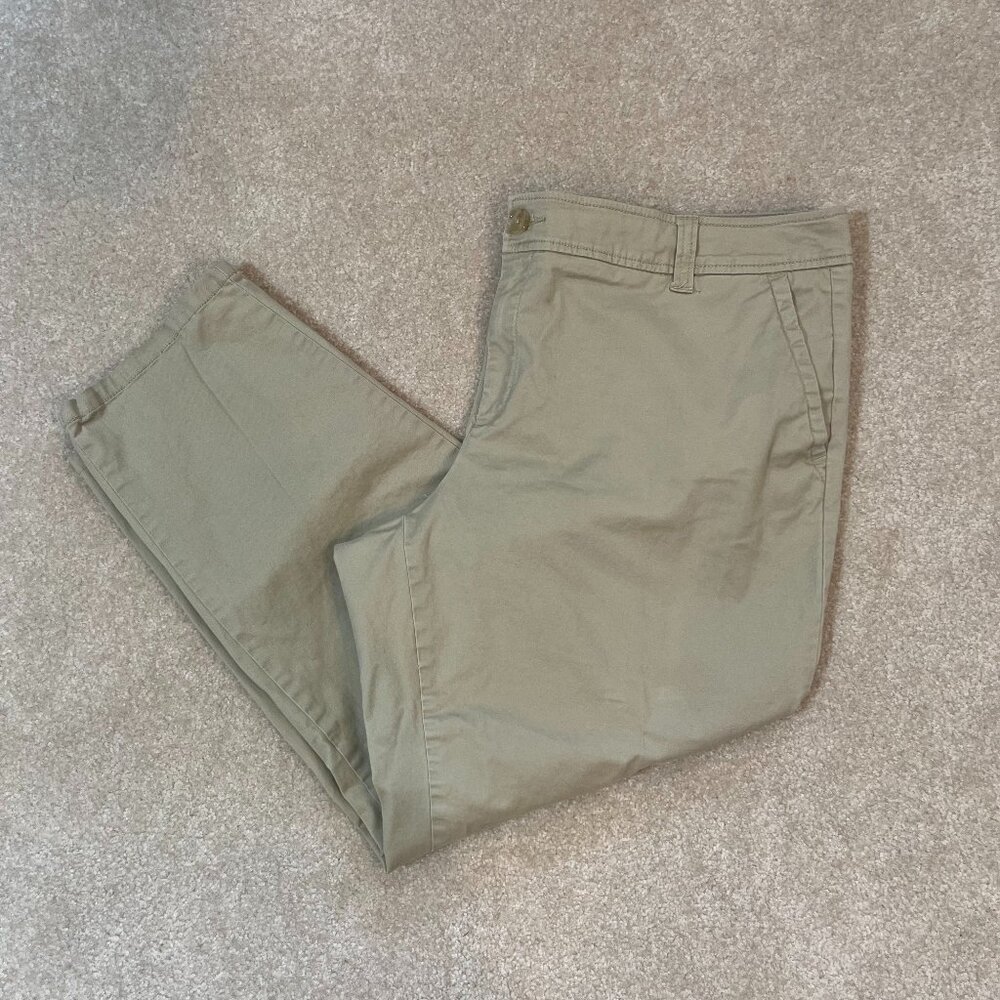Liz Claiborne Tan Cropped Pants